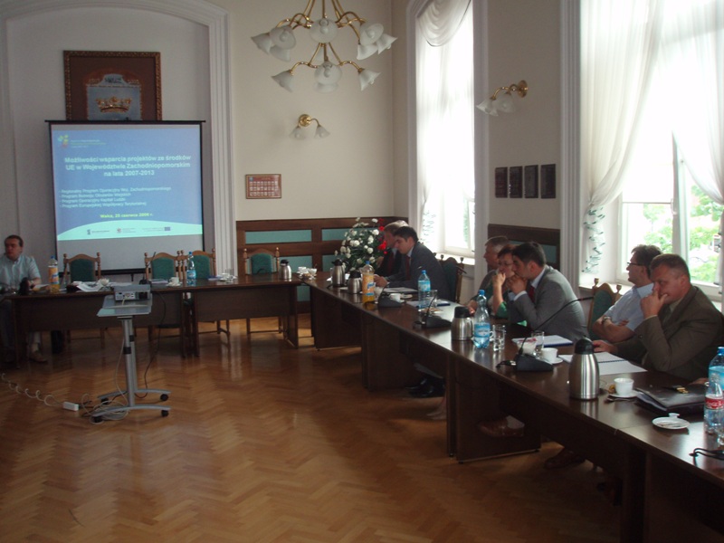 XVI sesja Rady Powiatu w Wałczu 25.06.2008r.