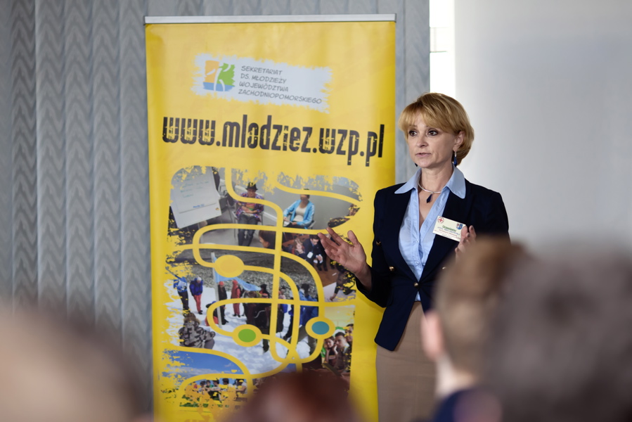 Członek Zarządu Województwa Anna Mieczkowska podczas Forum Młodzieży w Kołobrzegu